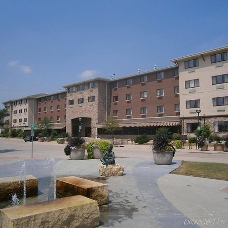 Stoney Creek Hotel مولين المظهر الخارجي الصورة